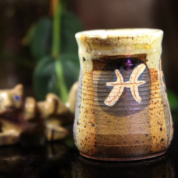 Signed Pottery Pisces Mug - Picture 5 of 14